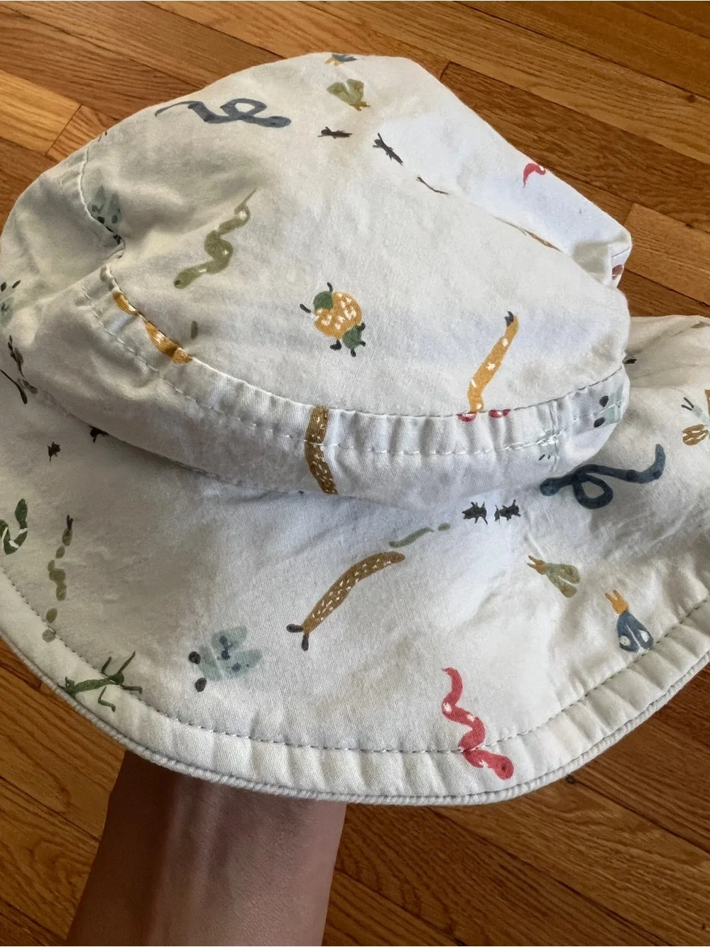 Pehr crawling critters baby bucket hat bug print 0-6m NWOT rare